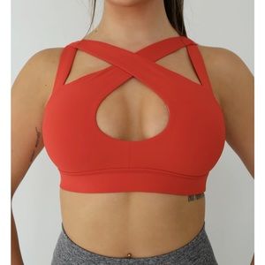 Crisscross Cutout Sports Bra - Red